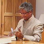 Rajan signiert