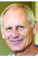 Portrait de George Jelinek